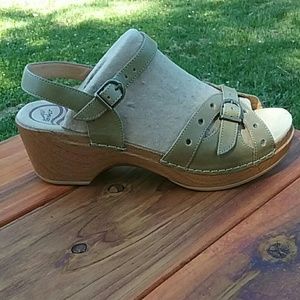 Size 38 Dansko Sissy sandal